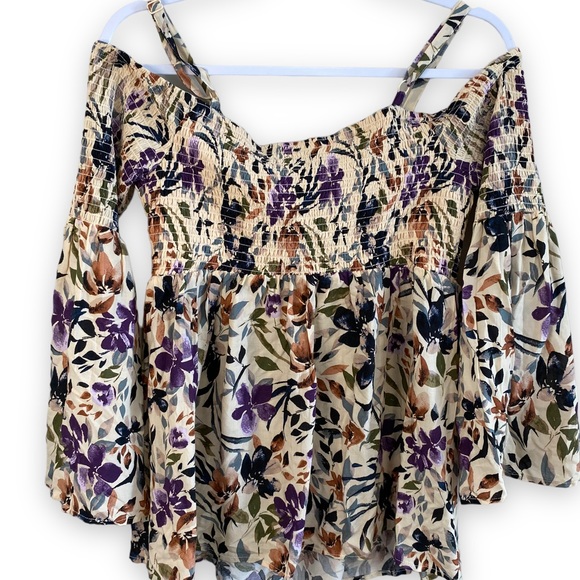 Torrid Challis Floral Taupe Cold Shoulder Blouse Size 00 (10 or M-L) - Picture 7 of 15